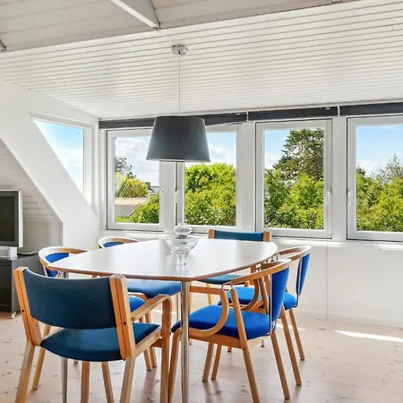 Stunning In With Kitchen * Sejero