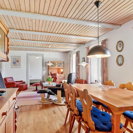 Stunning In With Kitchen Feriehus