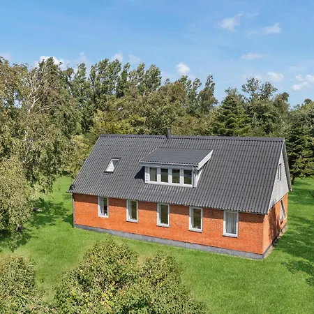 Stunning In With Kitchen * Sejero