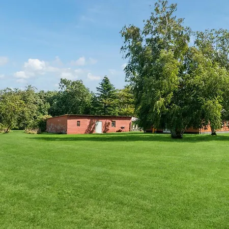 Stunning In With Kitchen Feriehus *